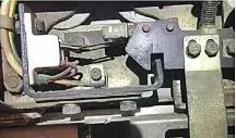 電梯層門門鎖嚙合常見問題(圖1) 電梯層門門鎖嚙合常見問題(圖1)